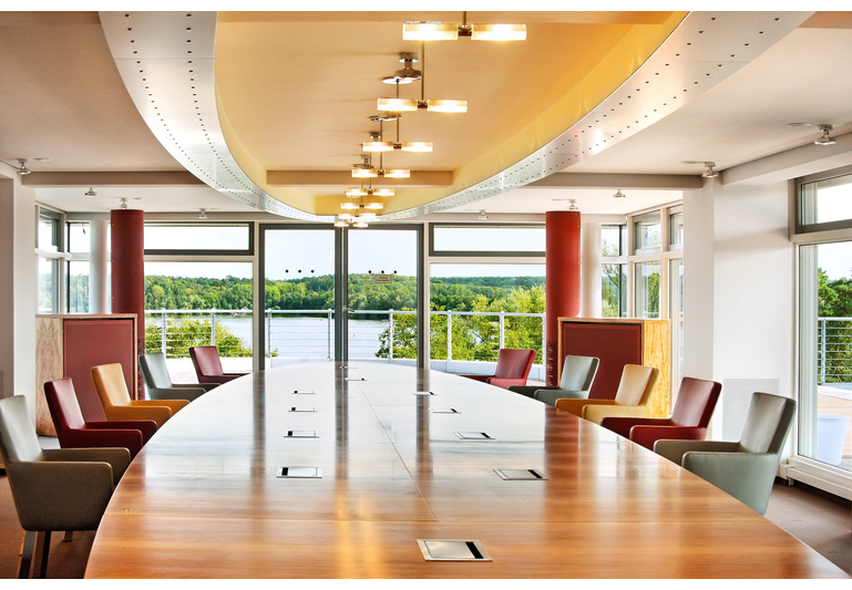 Zeppelin Lounge mit Seeblick