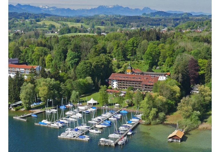 Yachthotel Chiemsee - Luftaufnahme