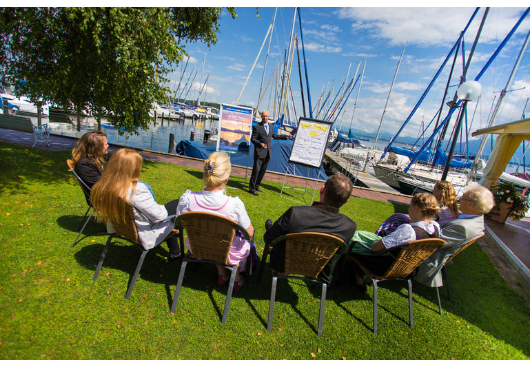 Yachthotel Chiemsee - Tagen auf der Hotelwiese
