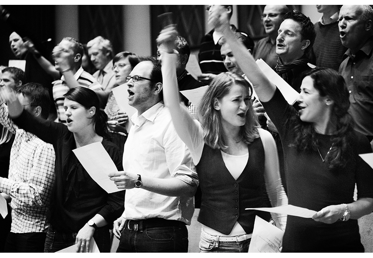 One Team - One Song! Schreiben Sie mit uns ihren eigenen Hit.